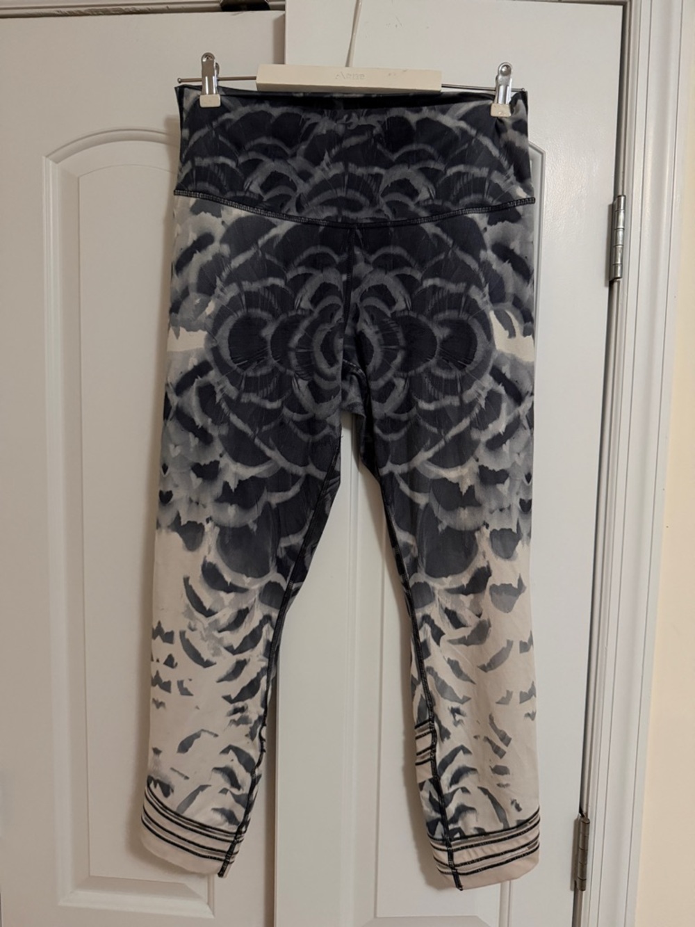 Lululemon High Times Pant *SE Pretty Plume Angel Wing Black Special Edition - Picture 3 of 8